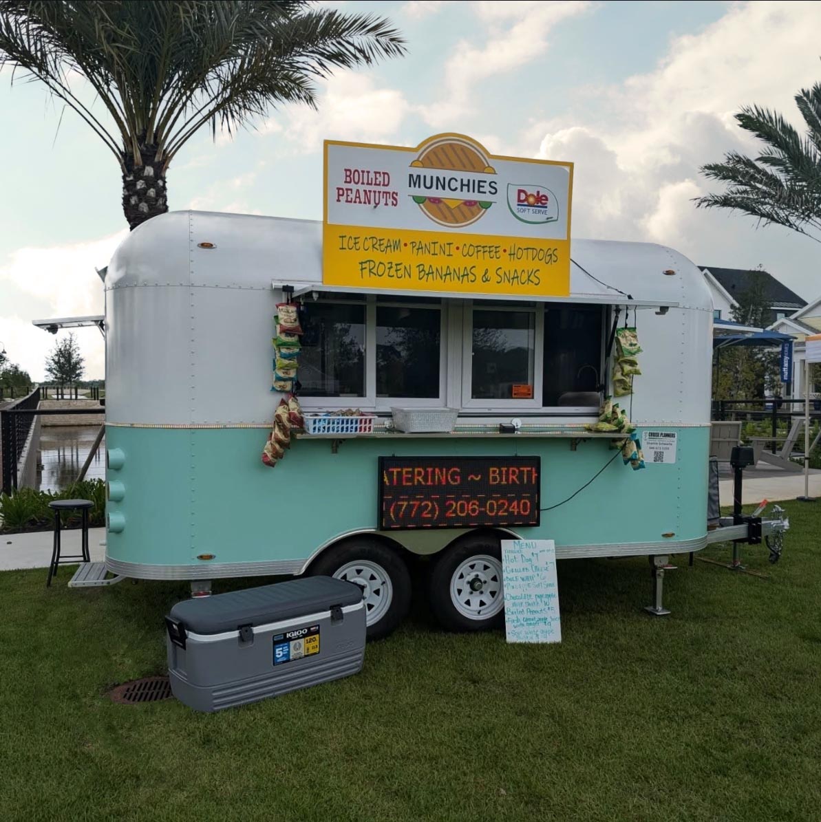 Munchies Food Truck - Real Photo